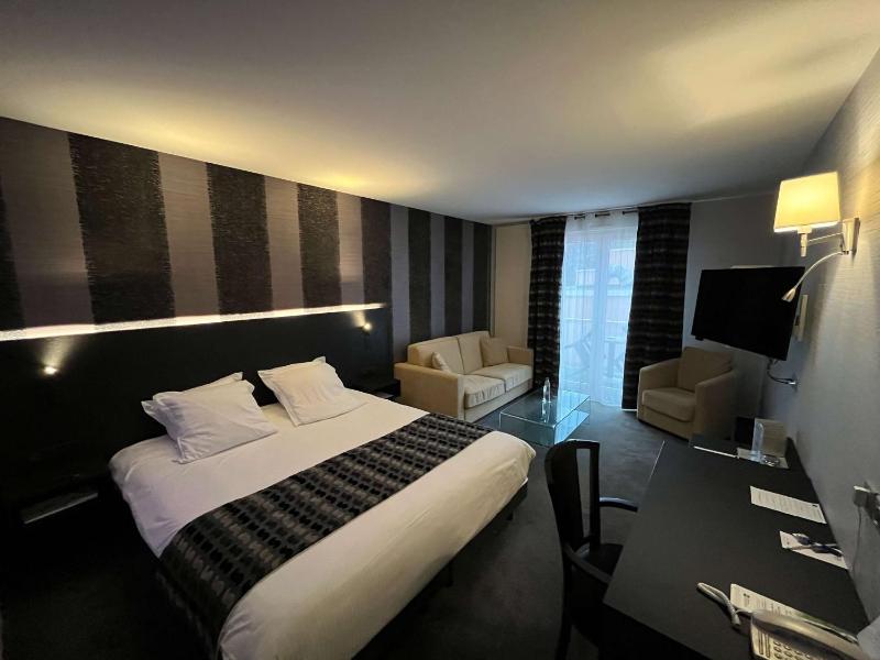 Junior Suite with King Bed and Sofa Bed for Children - Non-Smoking image 3