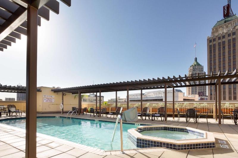 Drury Inn & Suites San Antonio Riverwalk - image 22