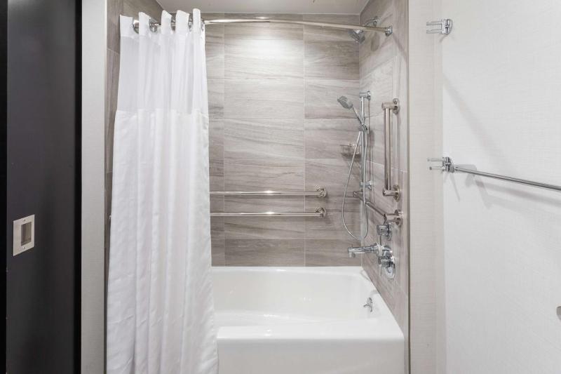DoubleTree by Hilton New York Times Square South - image 7