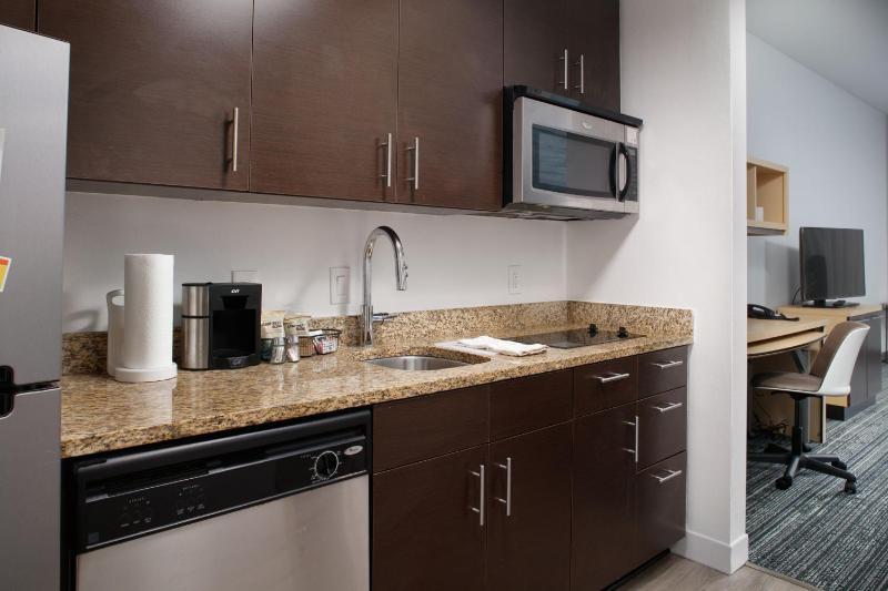 TownePlace Suites by Marriott Savannah Airport - image 21