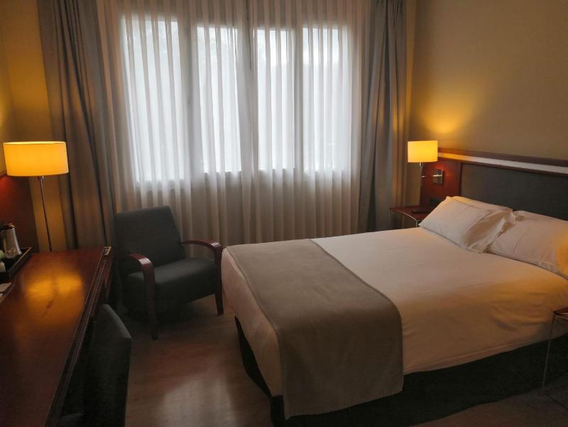 Single Room image 3