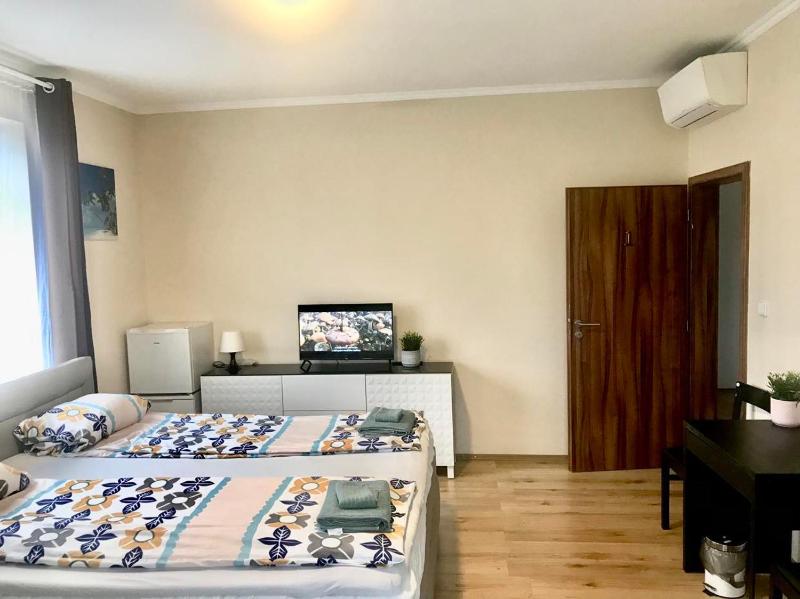 King Room with Balcony image 4