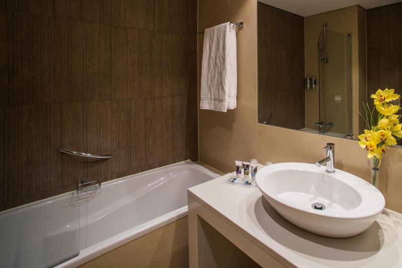 Superior Queen Room image 2