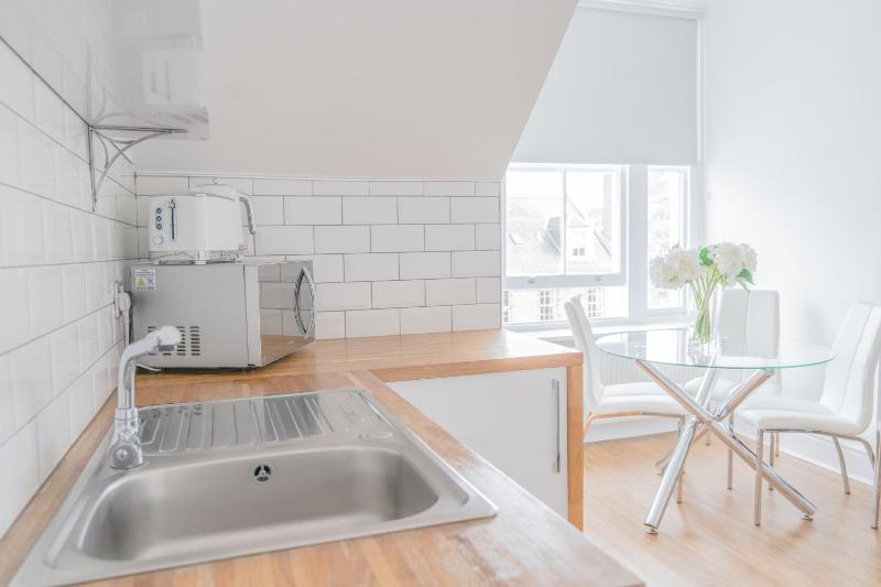 One-Bedroom Apartment image 1