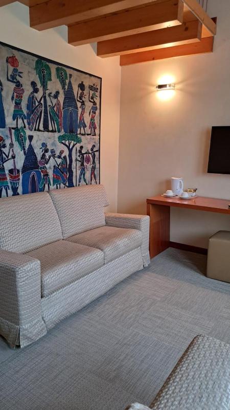 Superior King Suite image 2