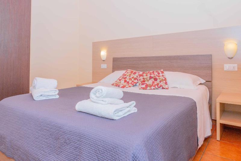 Double Room with Private External Bathroom image 4