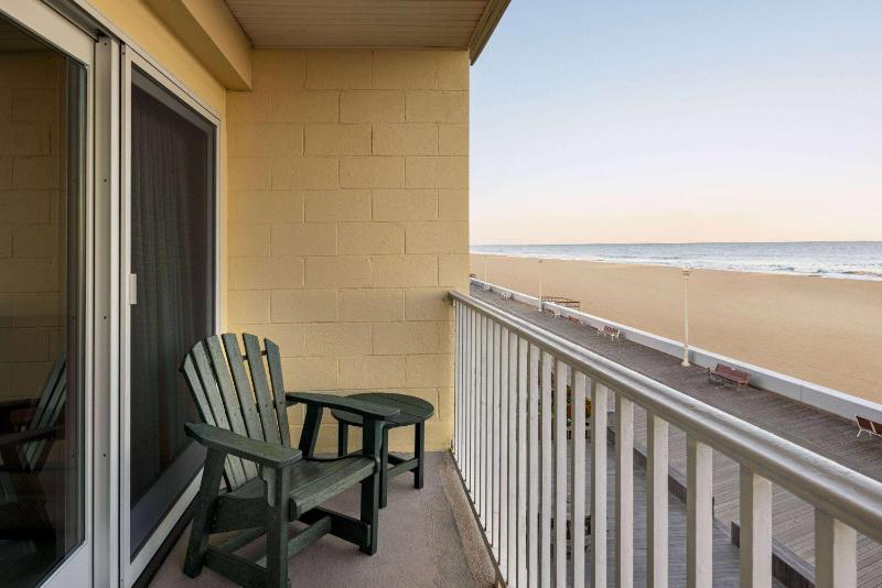 Howard Johnson by Wyndham Ocean City Oceanfront - image 42