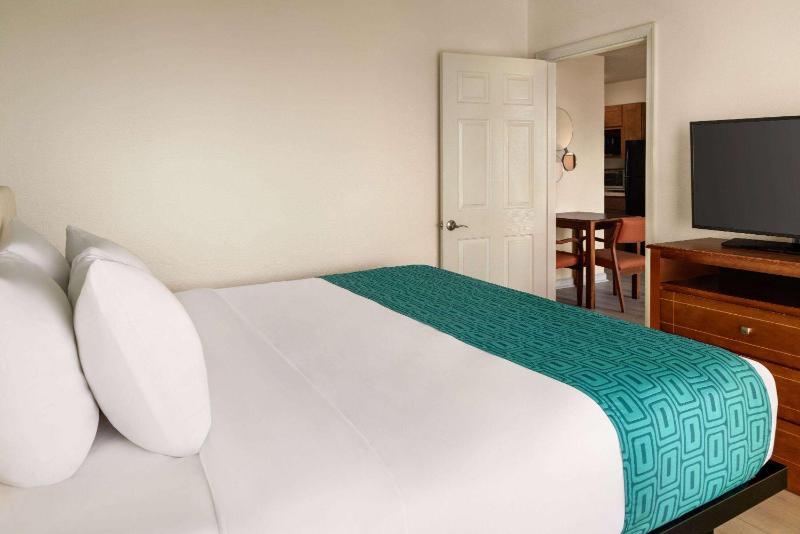 Howard Johnson by Wyndham Ocean City Oceanfront - image 44