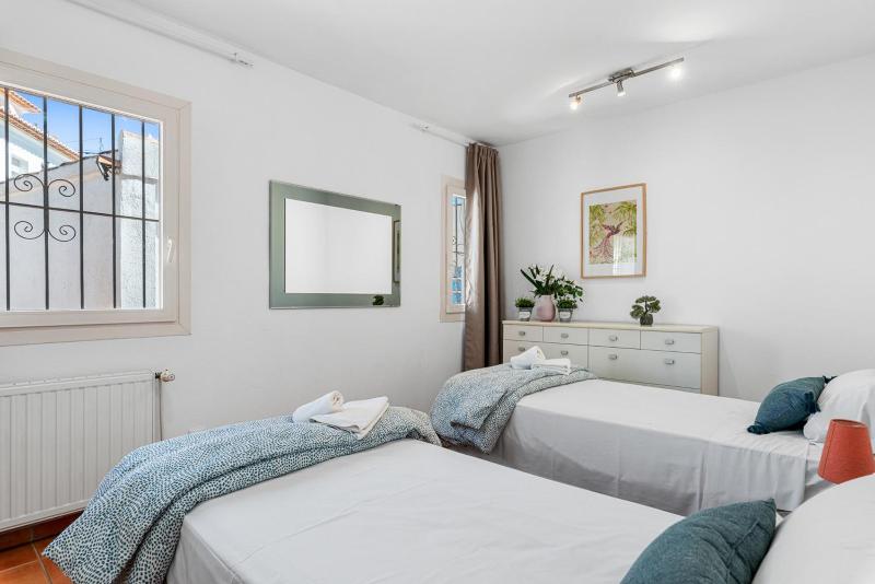 Villa Salada - PlusHolidays - image 8