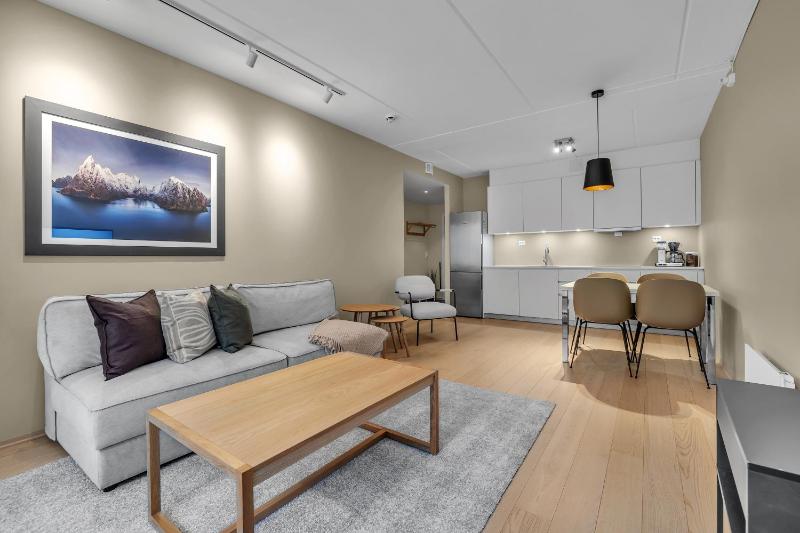 City Home Aurora - image 40