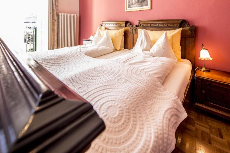 Superior Double Room image 3