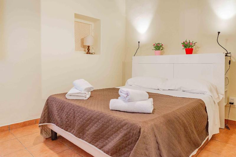 Small Double Room image 1
