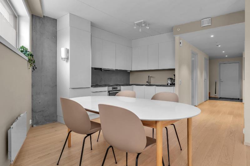 City Home Aurora - image 33