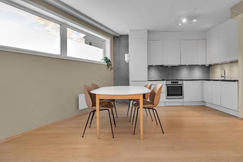 City Home Aurora - image 34