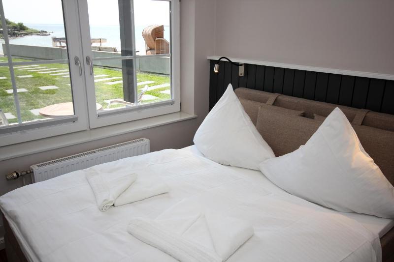 One-Bedroom Apartment image 1