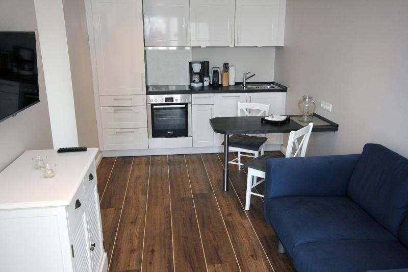 One-Bedroom Apartment image 3