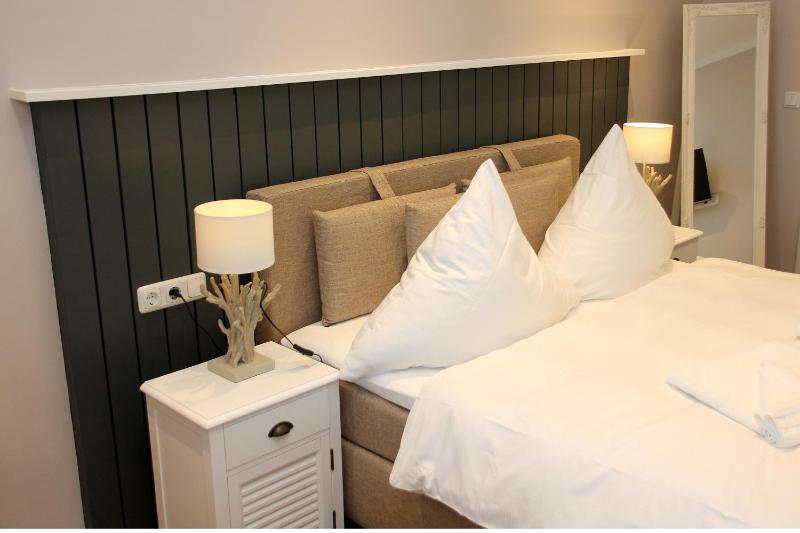 Studio Apartment image 4