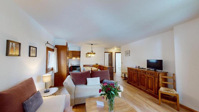 Apartment with Mountain View image 1