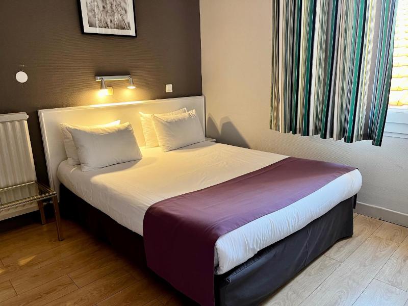 Economy Double Room image 3