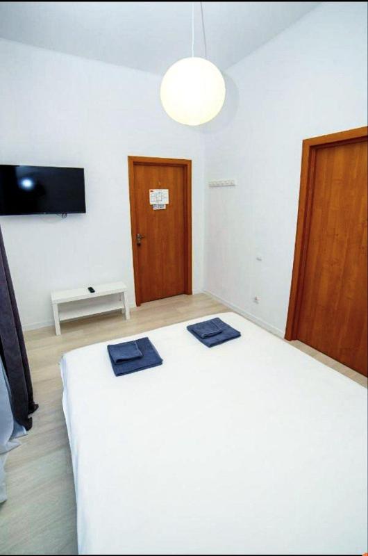 Double Room image 4