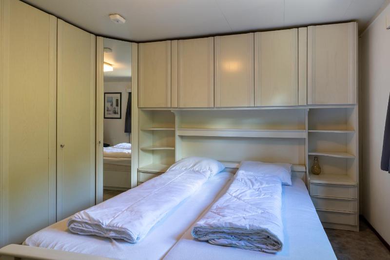 Two-Bedroom House image 4