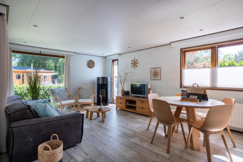 Two-Bedroom Chalet image 4