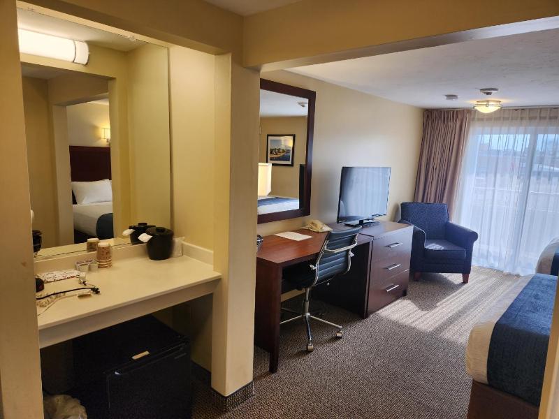 Standard Double Room image 4