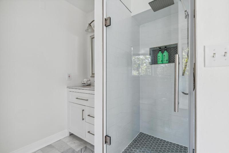 L - Penthouse image 4