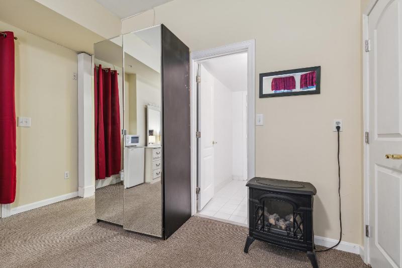 B-2 Family Suite image 3