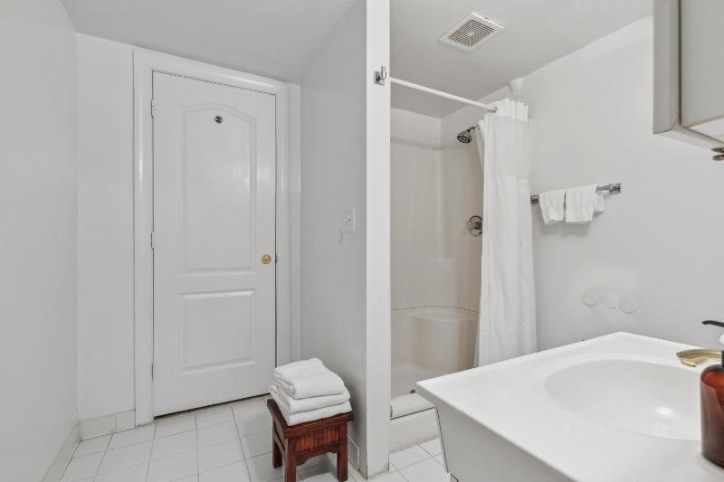 B-2 Family Suite image 4
