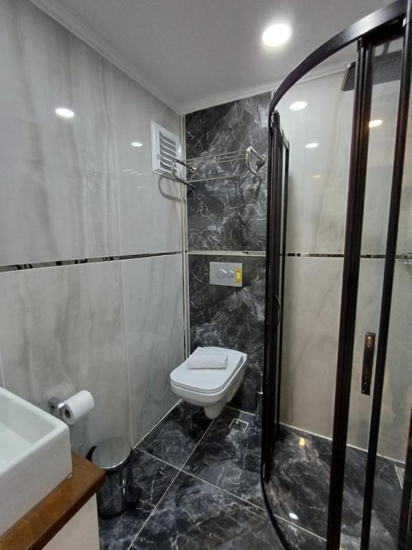 Double Room image 3