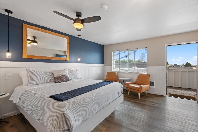 King Suite with Spa Bath - Adults Only image 3