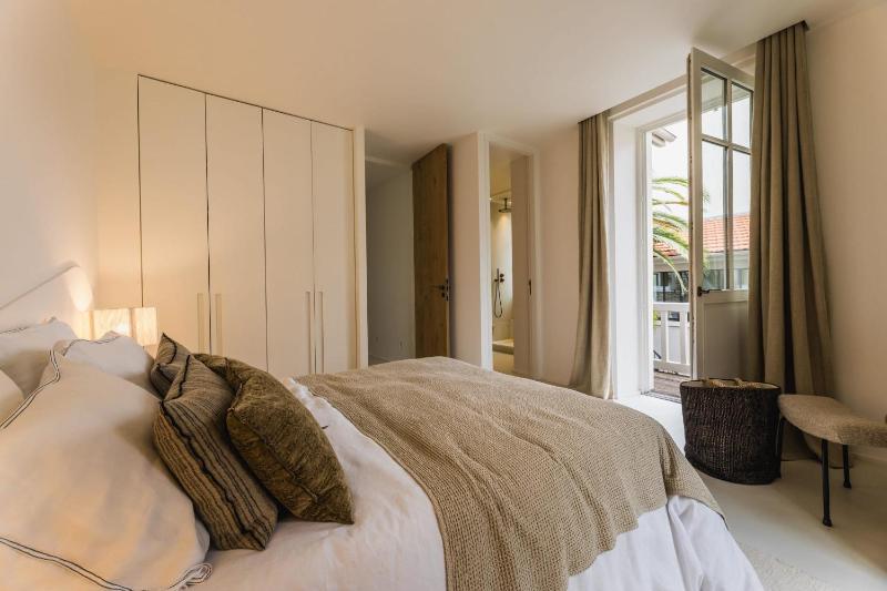 aÏA KEYWEEK Quiet town house - image 40