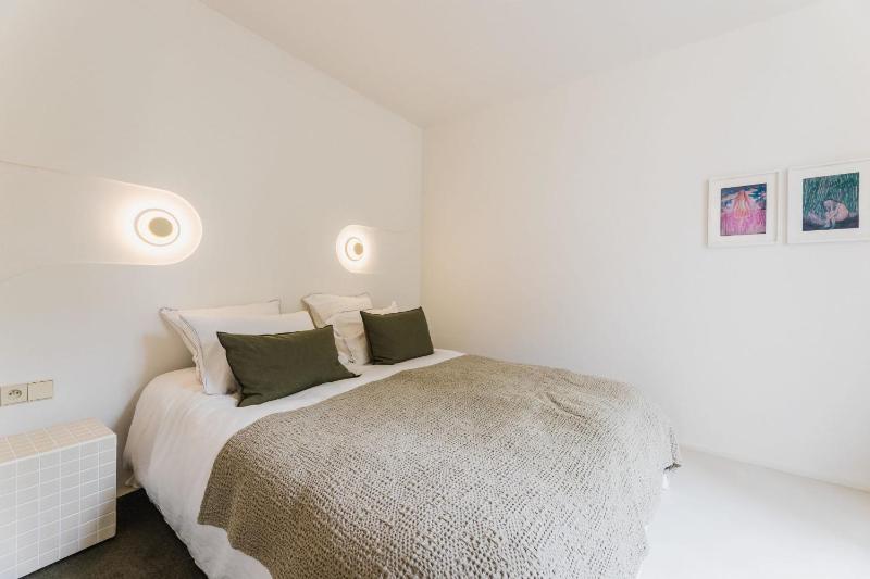 aÏA KEYWEEK Quiet town house - image 6