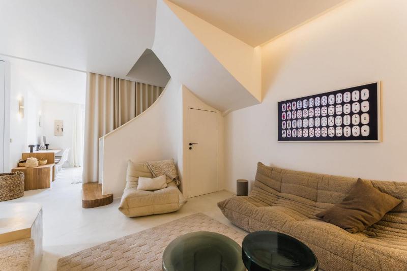 aÏA KEYWEEK Quiet town house - image 34