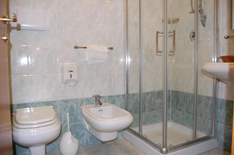 Economy Double or Twin Room image 2