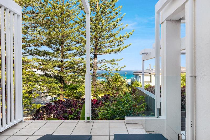 1 Craiglea Lodge Prime Location Right at the Beach Views Pool - image 12