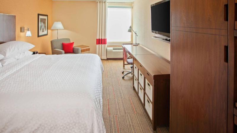 King Room image 3