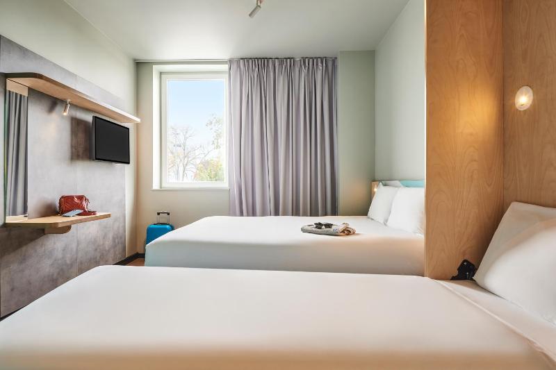 Triple Room image 2
