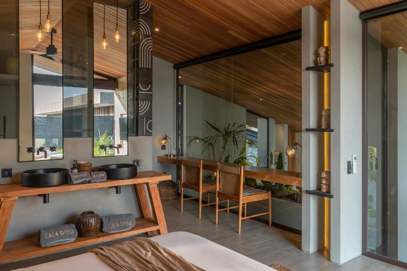 Ohlala - Luxury Tropical Escape in Pererenan - image 9