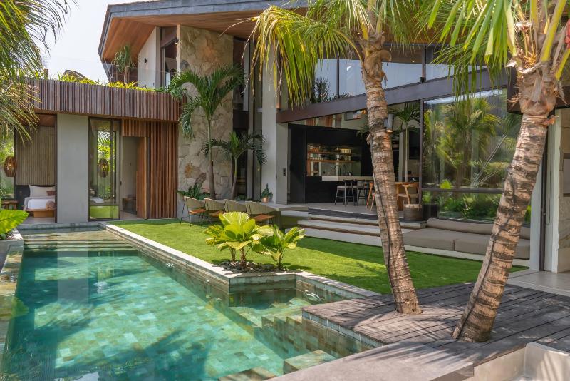 Ohlala - Luxury Tropical Escape in Pererenan - image 6