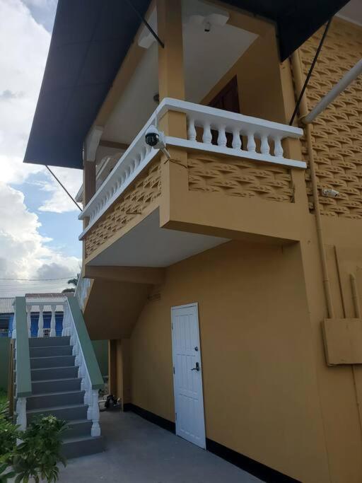 Upstairs 2 Bedroom Avalon Regia Apartment - image 1