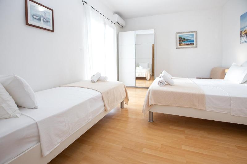 Apartment with Sea View image 4