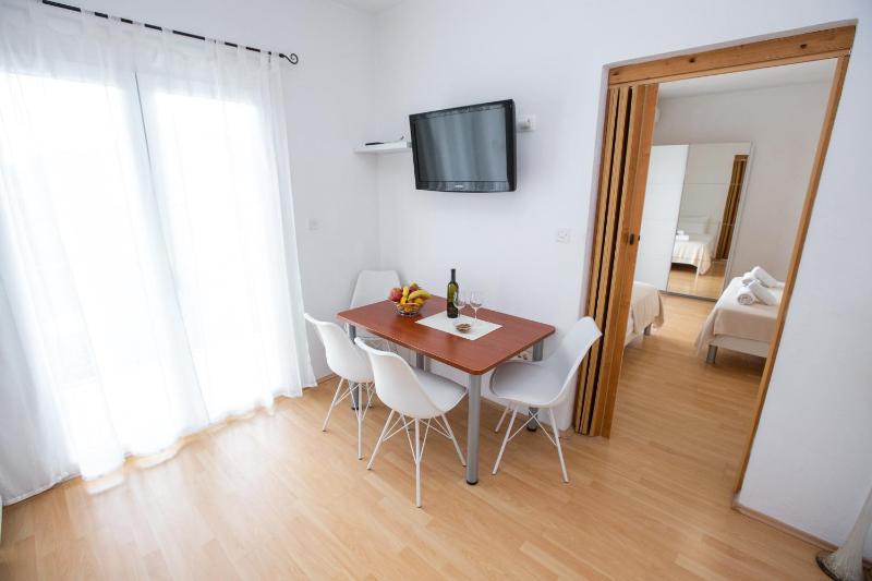 Apartment with Sea View image 3