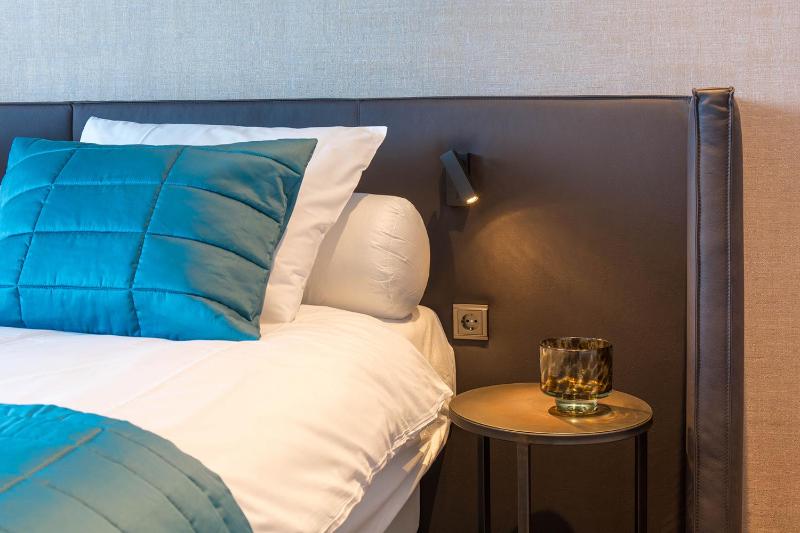 Standard Twin Room image 4