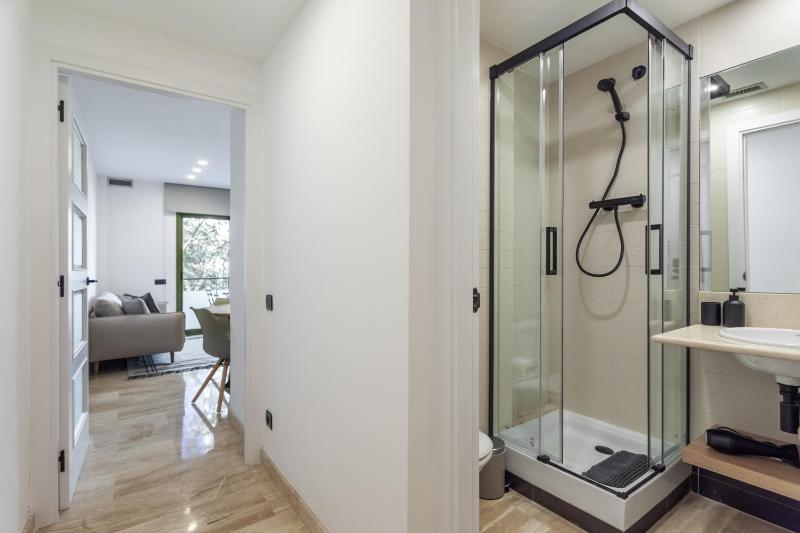 Cozy Apartment Les Corts - image 10