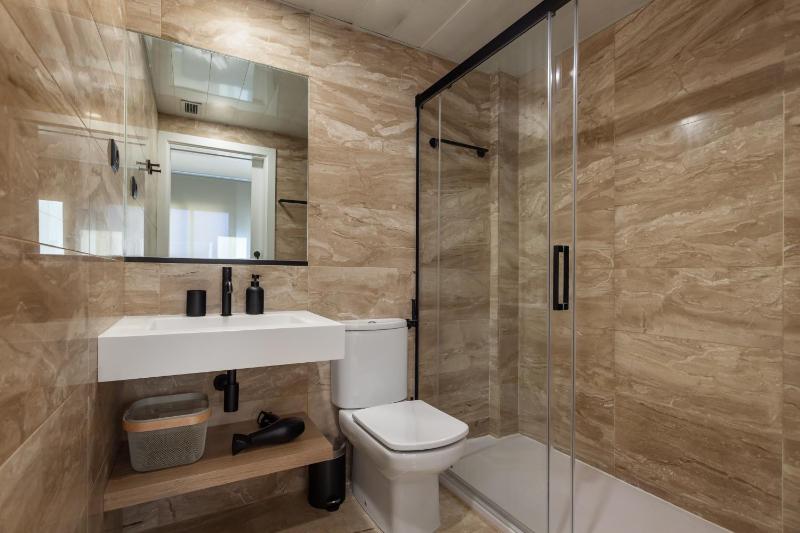 Cozy Apartment Les Corts - image 16