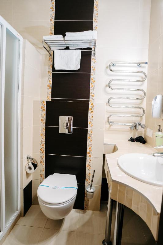 Standard Twin Room image 2