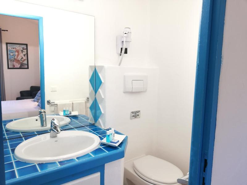 Two-Bedroom House image 3