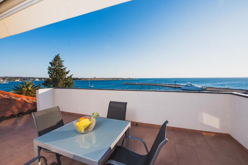 Apartments by the sea Semy - image 16